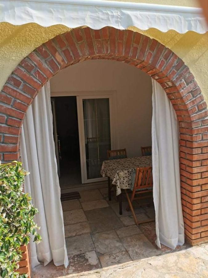 App Carla Apartment Novigrad  Exterior photo
