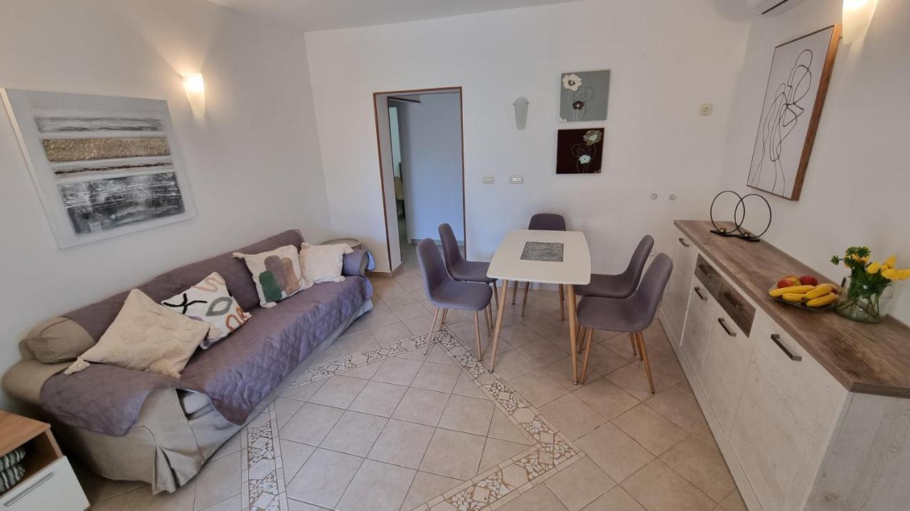 App Carla Apartment Novigrad  Exterior photo