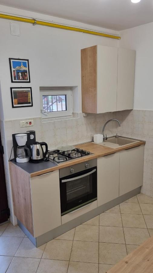 App Carla Apartment Novigrad  Exterior photo