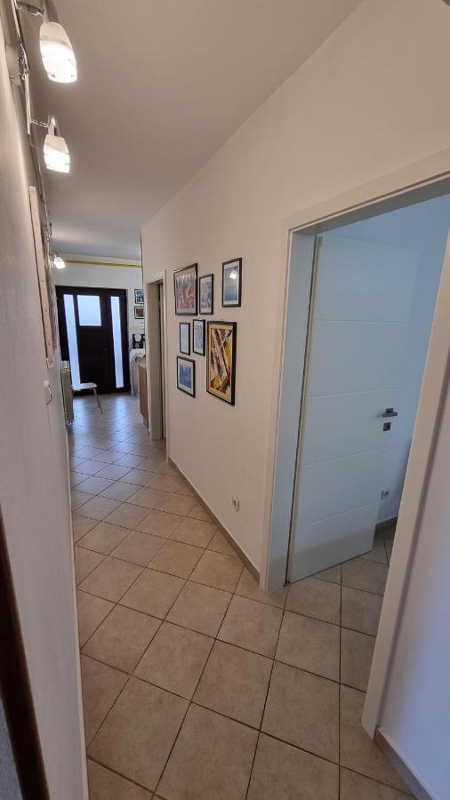 App Carla Apartment Novigrad  Exterior photo