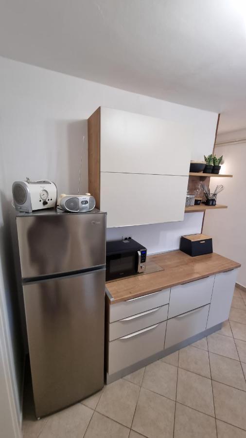 App Carla Apartment Novigrad  Exterior photo
