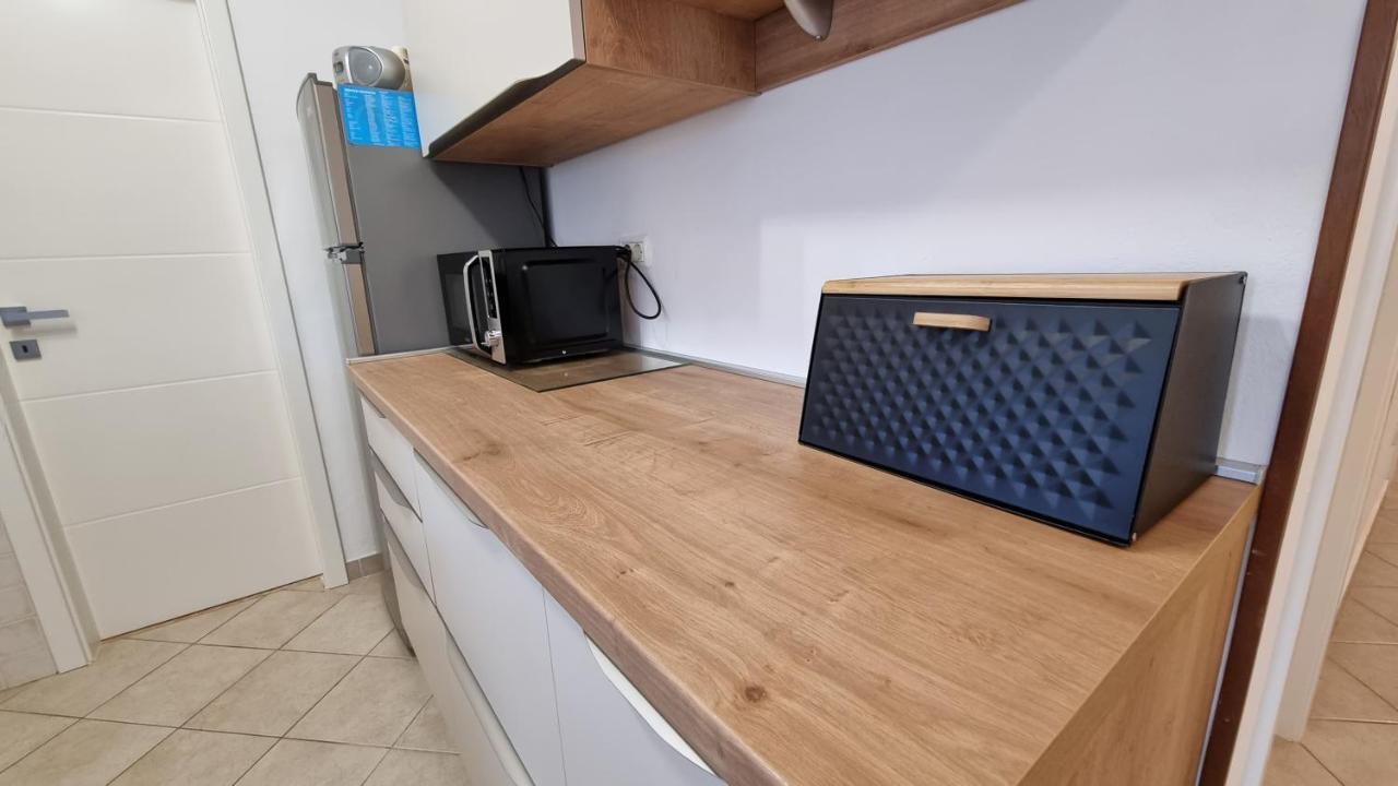 App Carla Apartment Novigrad  Exterior photo